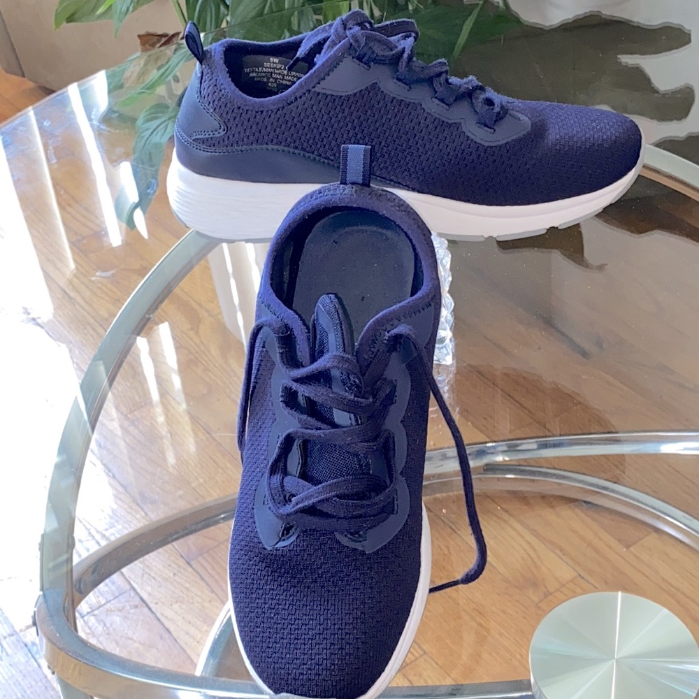 Easy Spirit walking lace up sneakers Size 9W